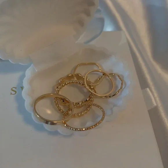 7pcs Minimal Gold Stacking Rings - Picture 6 of 6